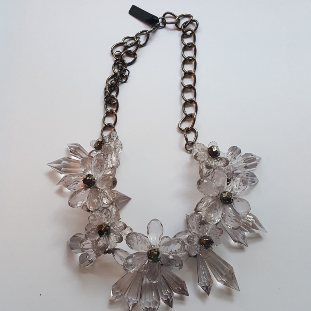 Sparklepop flower bib necklace